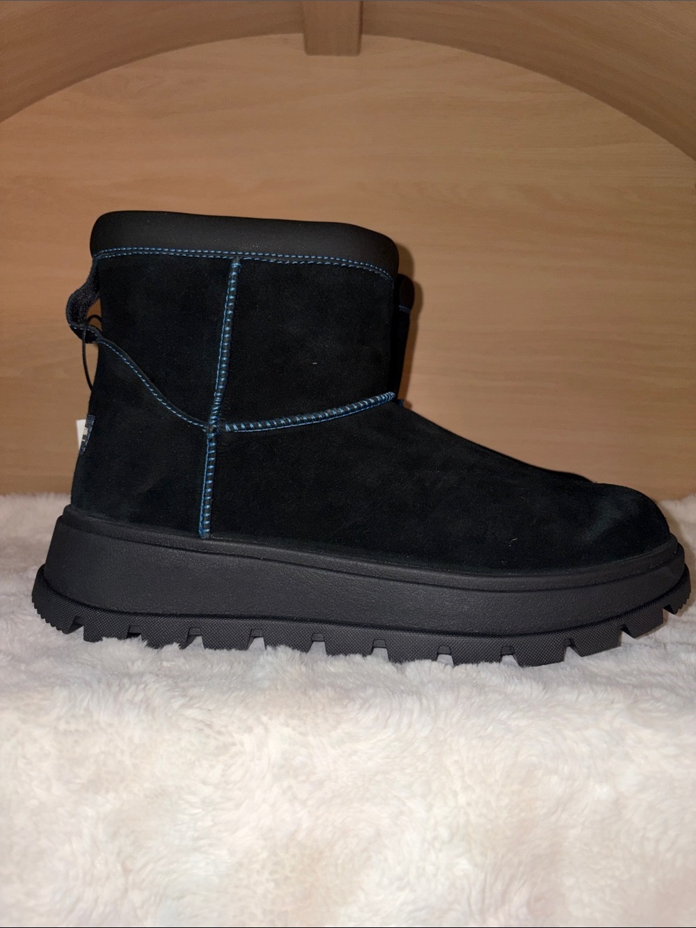 ✨$38✨NIB• Koolaburra by UGG Women's Koola Mini Hybrid Boot | Black | Size 9
